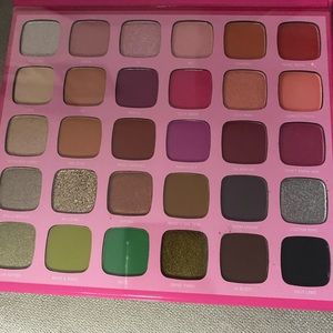 Morphe x jeffree star eyeshadow palette